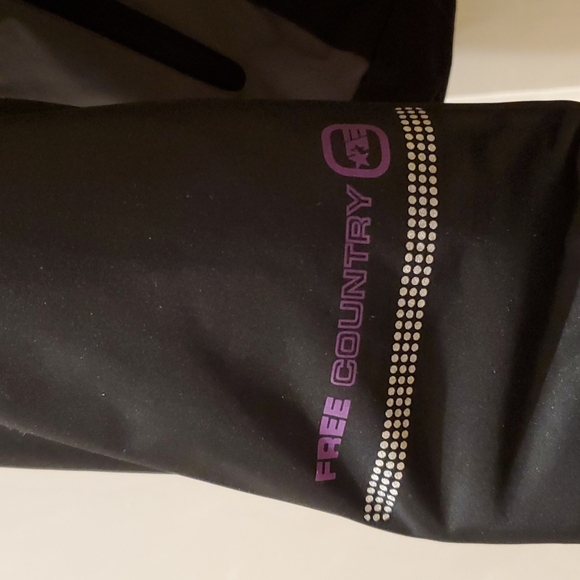 Woman's Snow Jacket - Picture 9 of 15